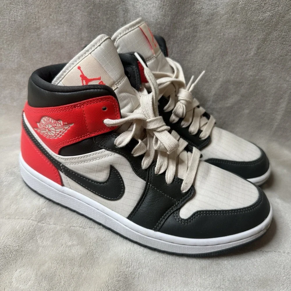 Sz 8W Women's / 6.5 Men's Air Jordan 1 Mid SE Newsprint Orewood Red AJ Black